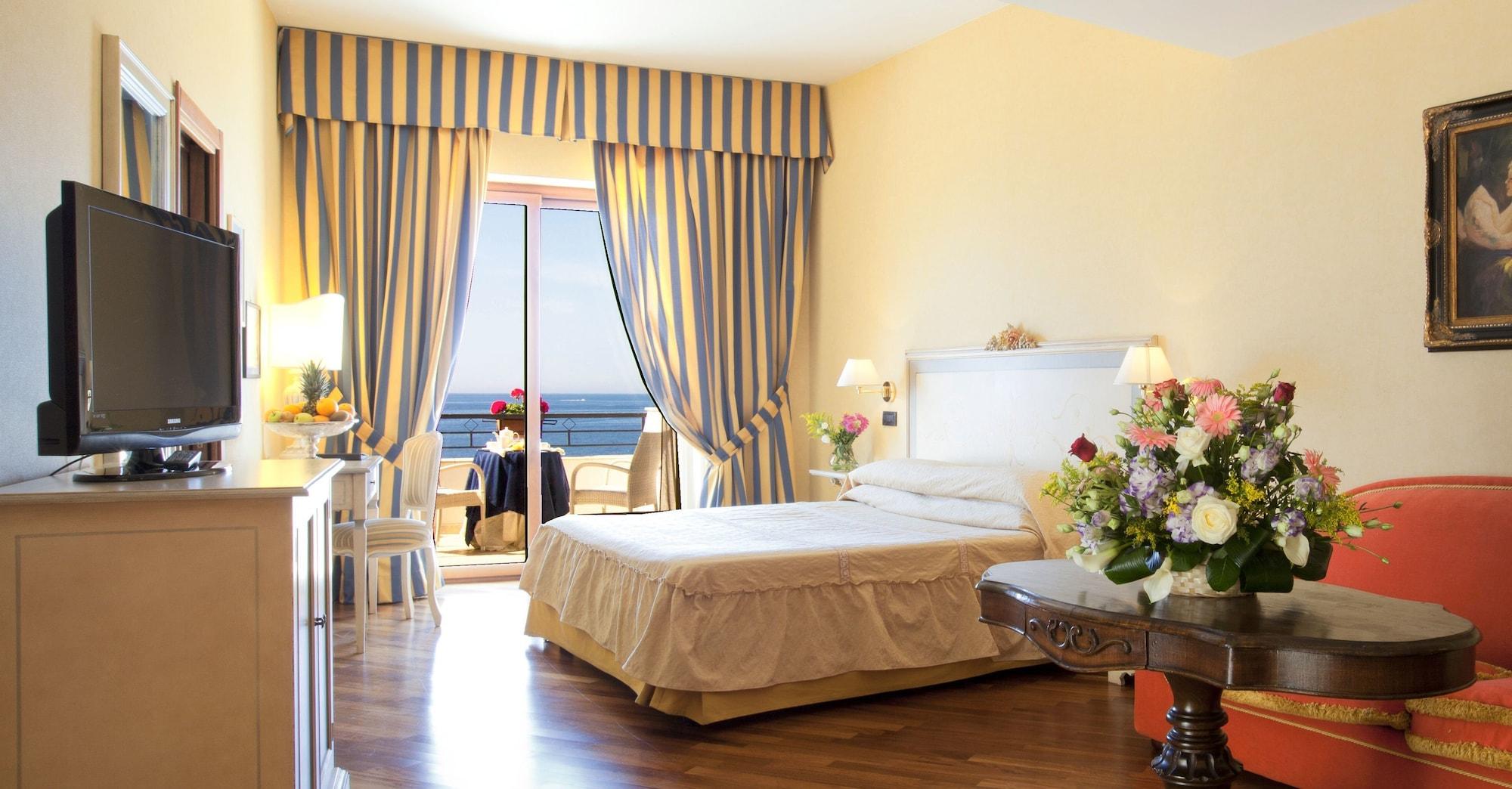 Punta Campanella & Hotel